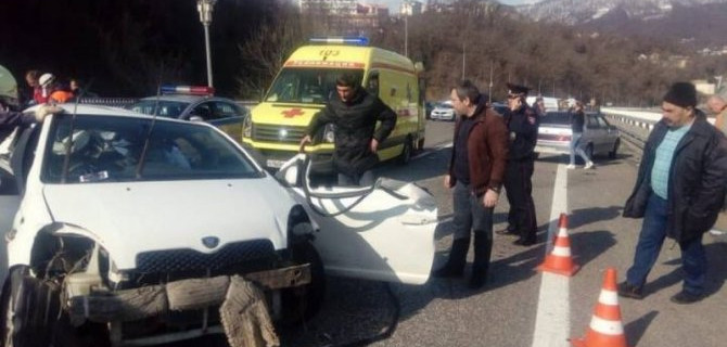 В ДТП в Сочи погибли мужчина и ребенок